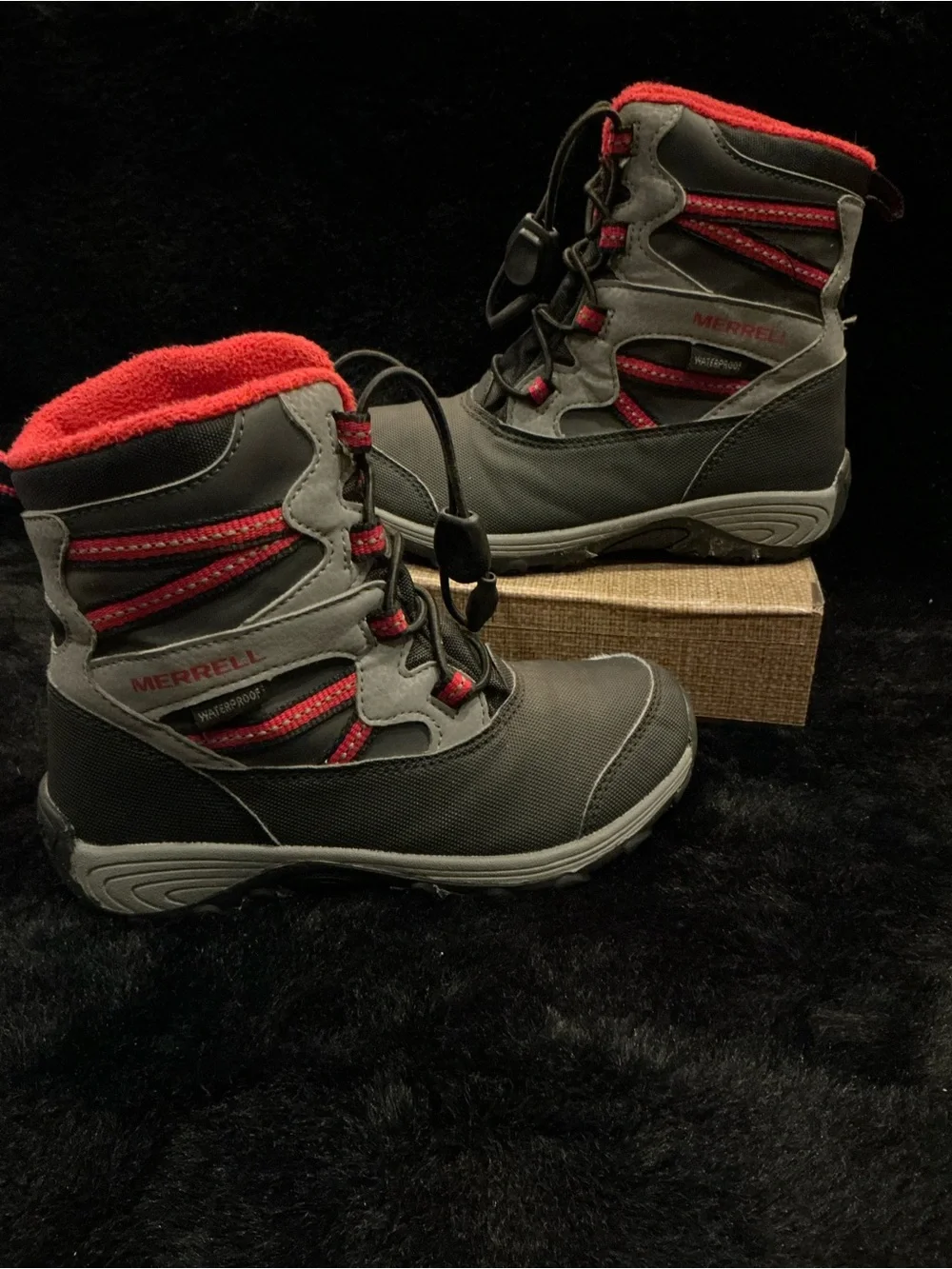 Merrell Outback Kids Black and Gray Snow Boots with Red Lining Size 13